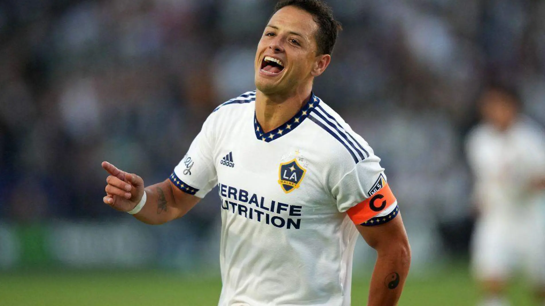 Chicharito Hernández se hace viral por rechazar a un niño que le pidió una foto (Video)